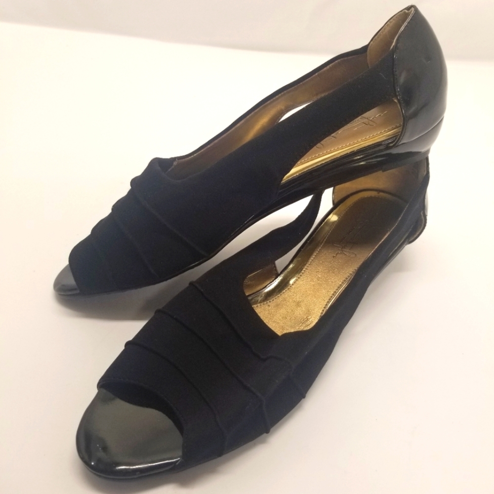 Soft Styles Hush Puppies Womans Size 11 Open Toe Sandal Faux Leather Heel